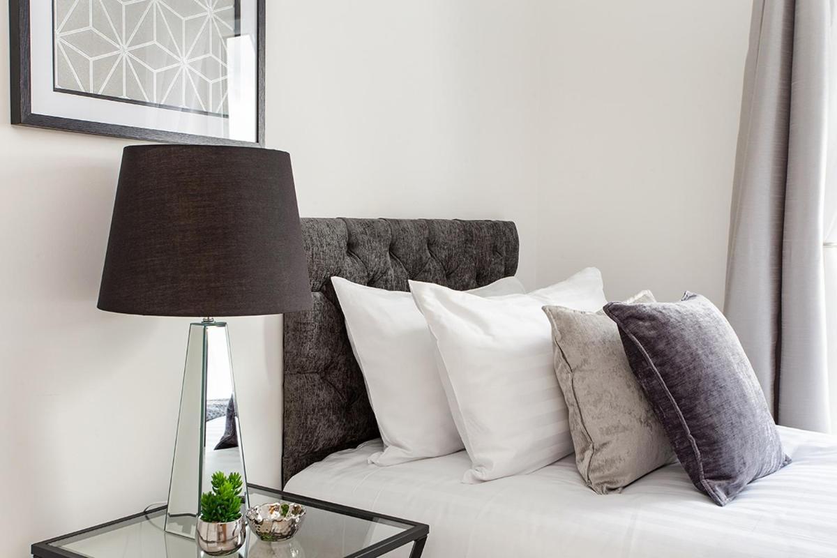 Deanery Court Vittrum Suites Southampton Extérieur photo