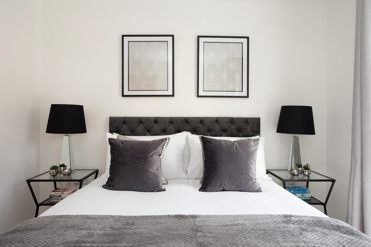Deanery Court Vittrum Suites Southampton Chambre photo