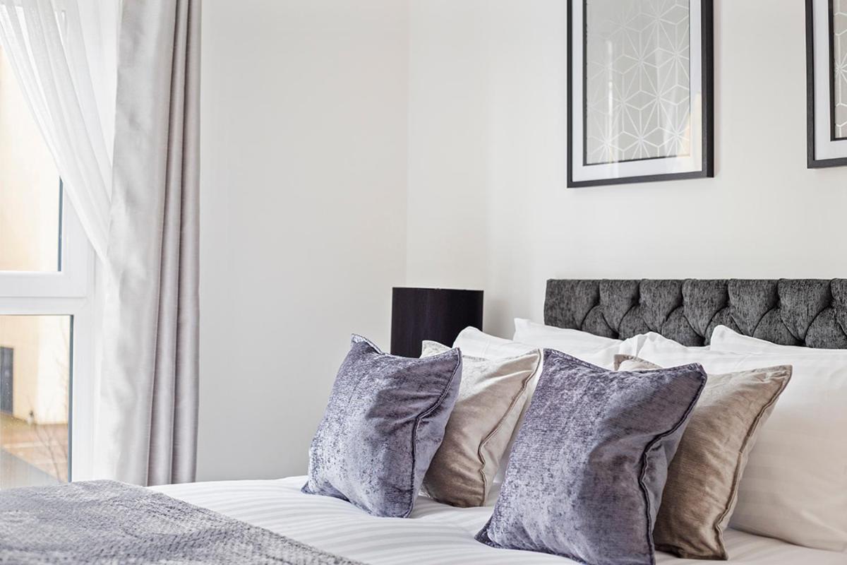 Deanery Court Vittrum Suites Southampton Extérieur photo
