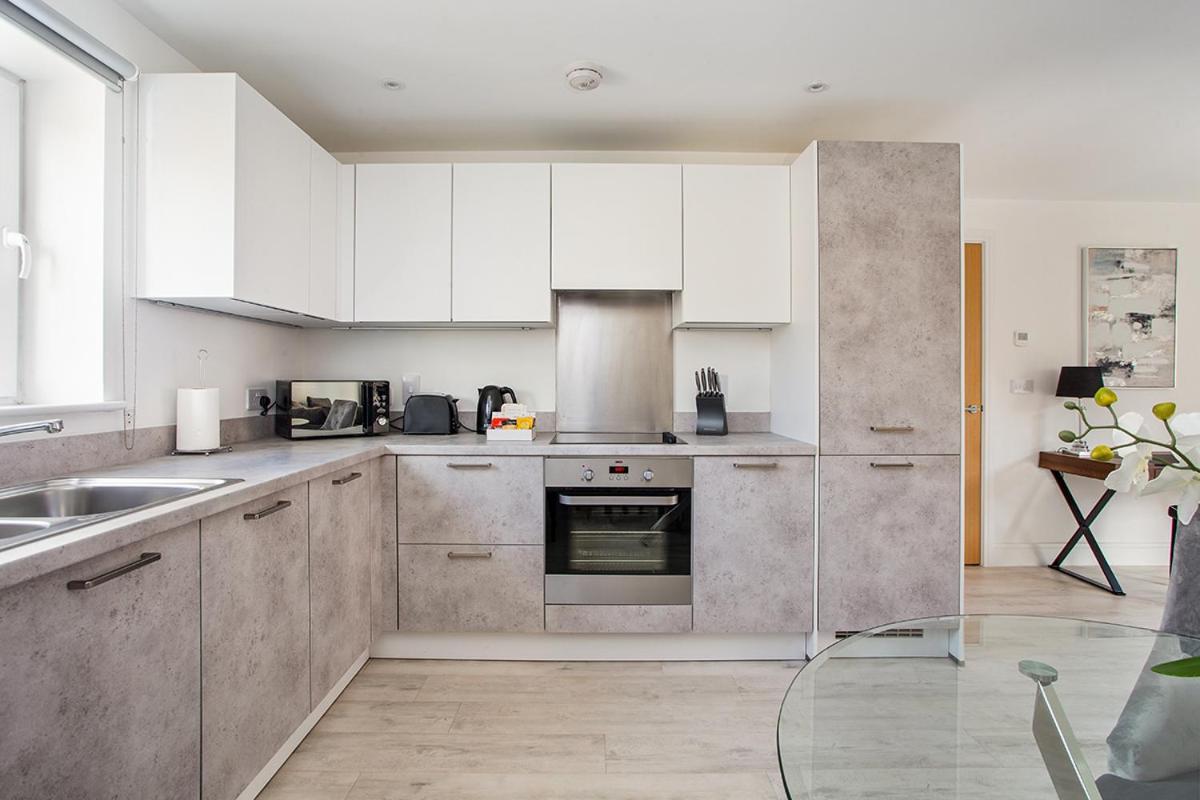 Deanery Court Vittrum Suites Southampton Chambre photo
