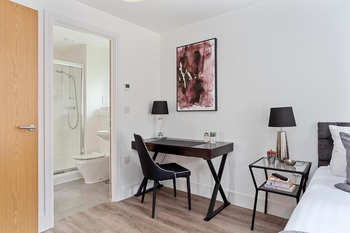 Deanery Court Vittrum Suites Southampton Chambre photo