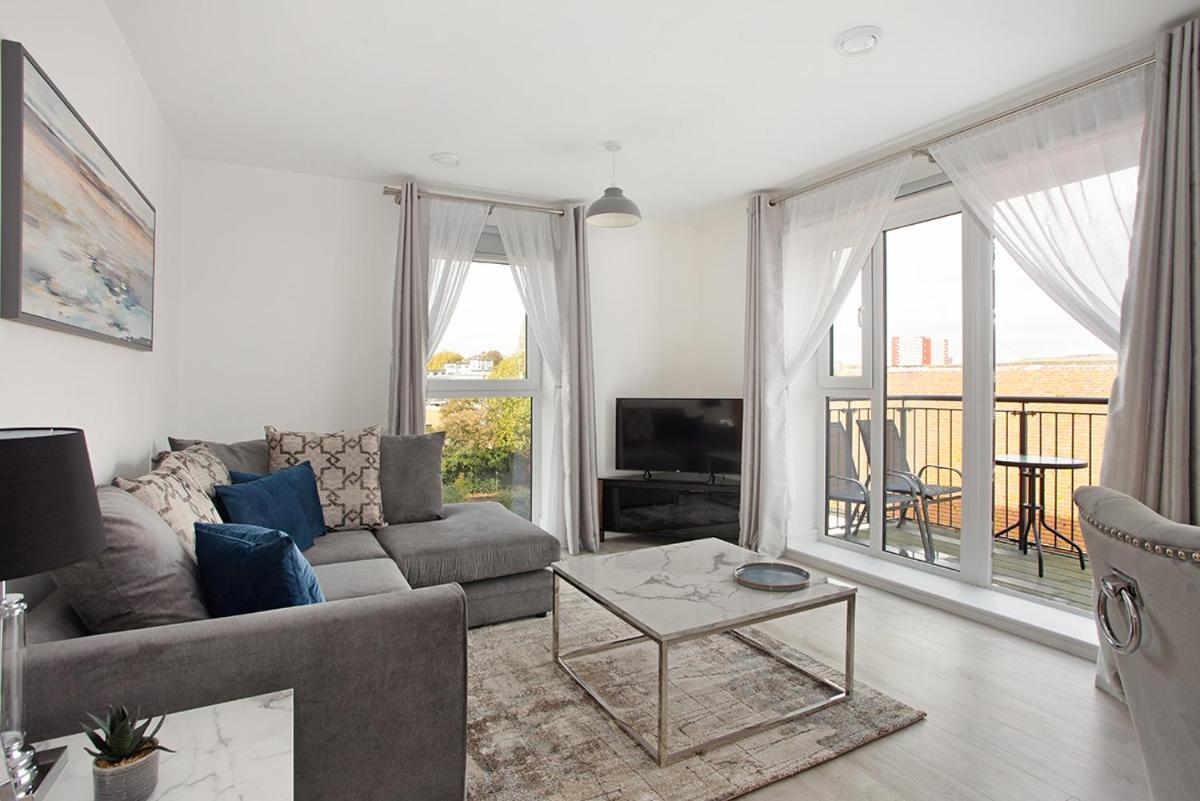 Deanery Court Vittrum Suites Southampton Chambre photo