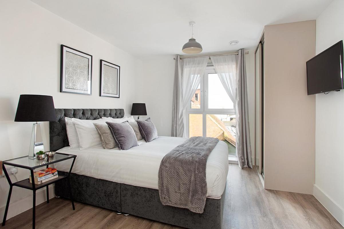 Deanery Court Vittrum Suites Southampton Chambre photo