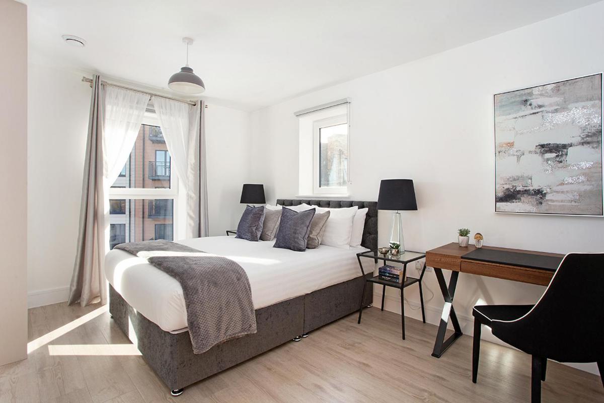 Deanery Court Vittrum Suites Southampton Chambre photo