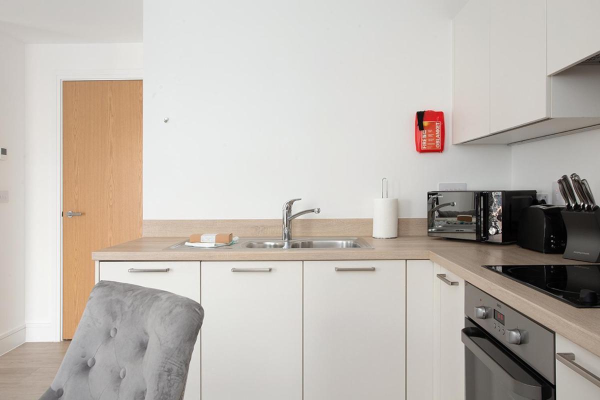 Deanery Court Vittrum Suites Southampton Chambre photo