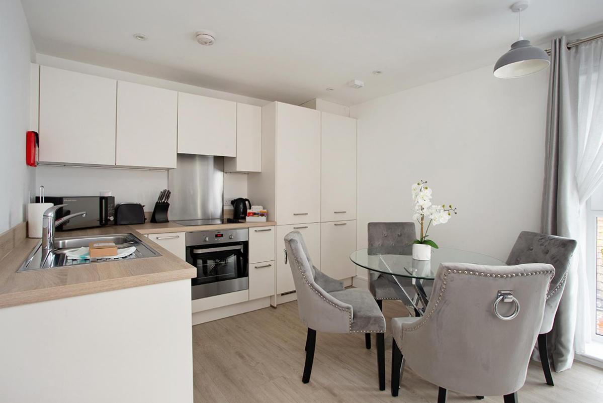 Deanery Court Vittrum Suites Southampton Chambre photo