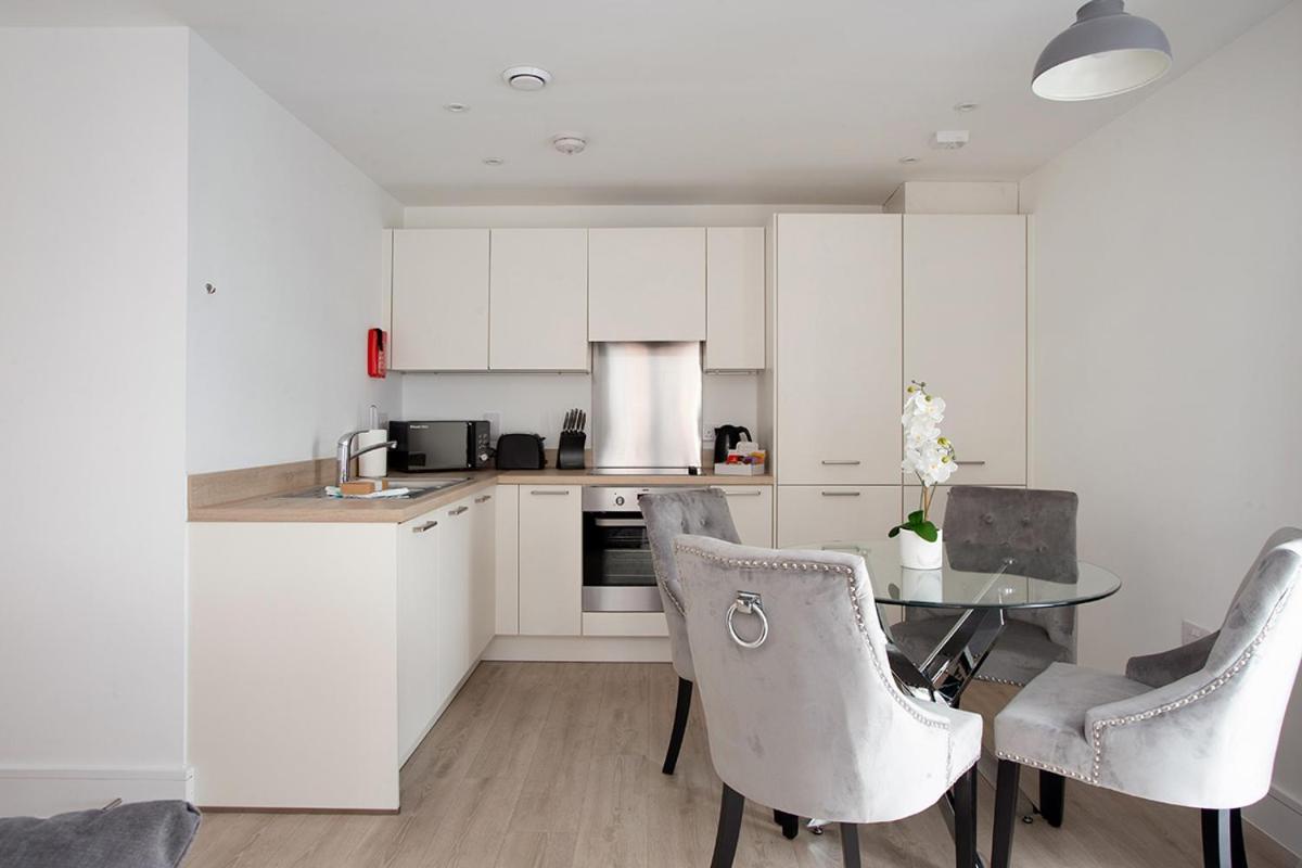 Deanery Court Vittrum Suites Southampton Chambre photo