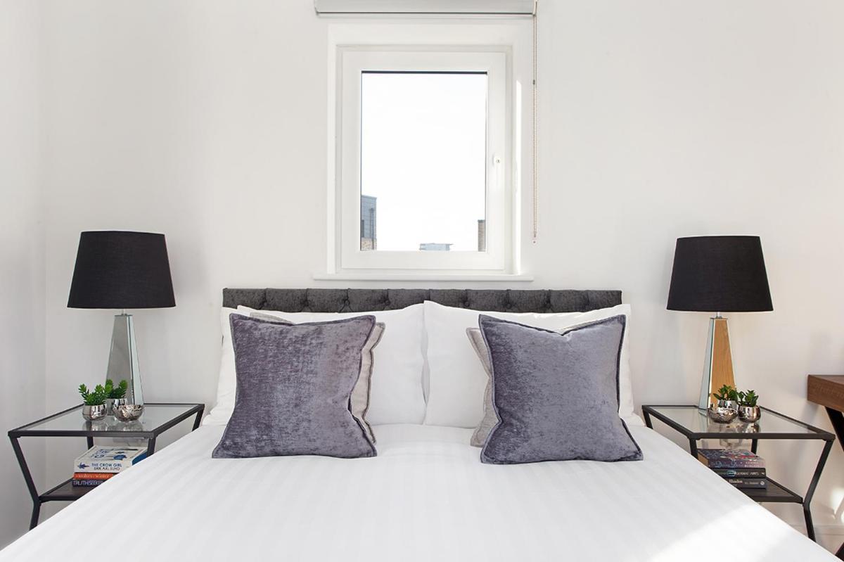 Deanery Court Vittrum Suites Southampton Chambre photo